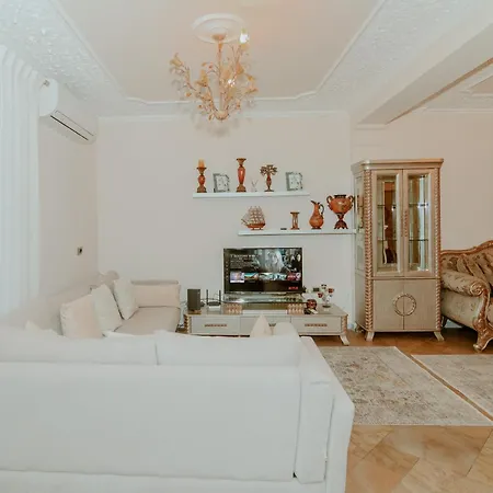 Panoramic Center Apartment *