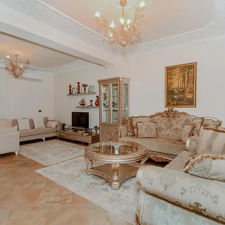 Panoramic Center Apartment *